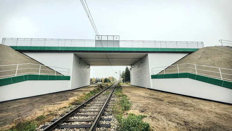 Wiadukt nad linią kolejową